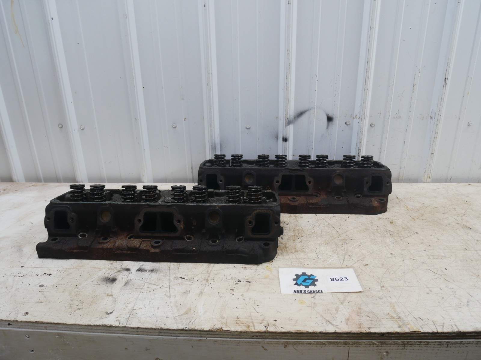 AMC Jeep 304 360 401 V8 3233344 Cylinder Heads Cores For Rebuild