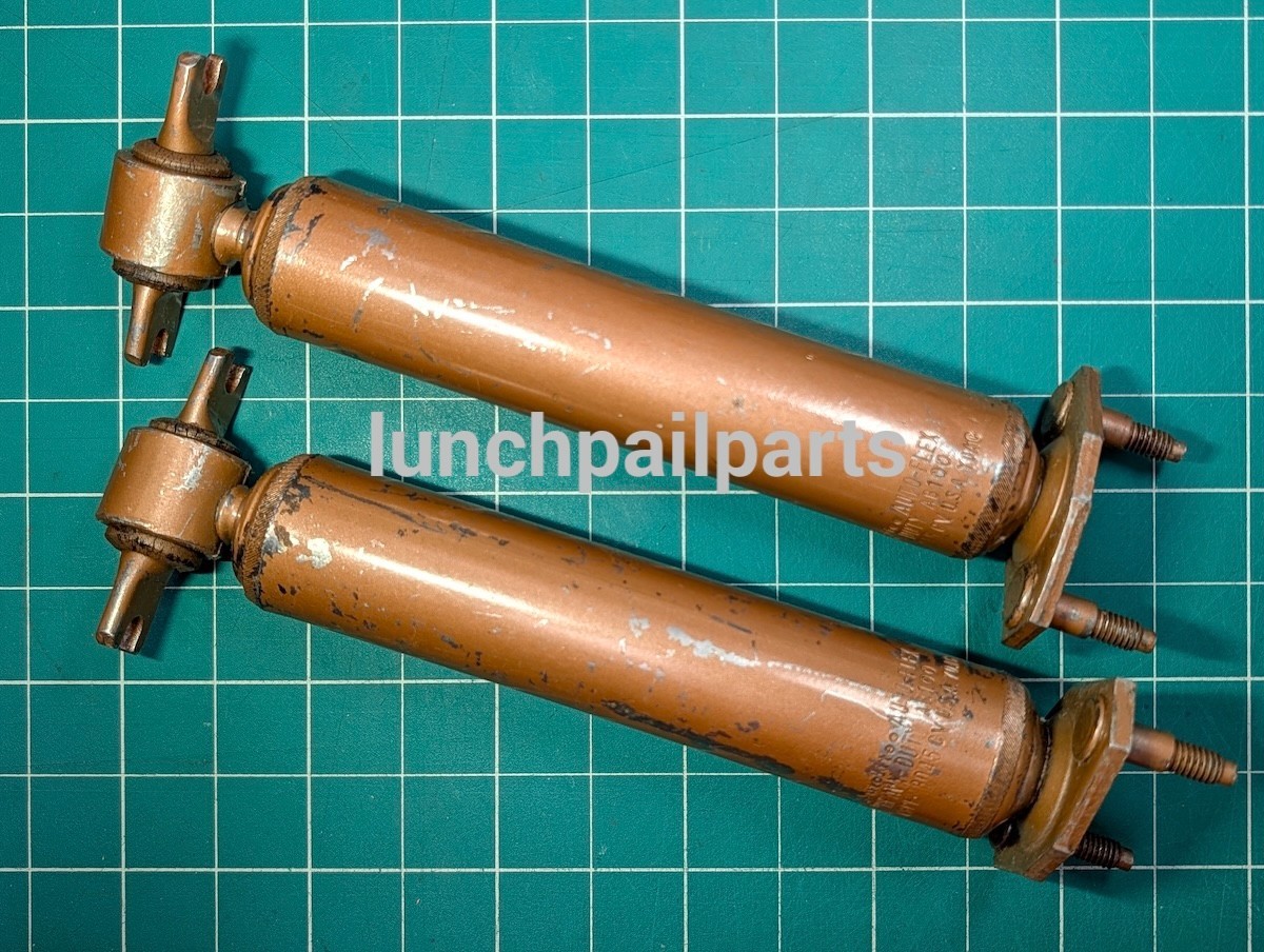 NOS Front Shocks Mustang GT HiPo Hardtop Fastback Cabriolet Convertible Hardtop