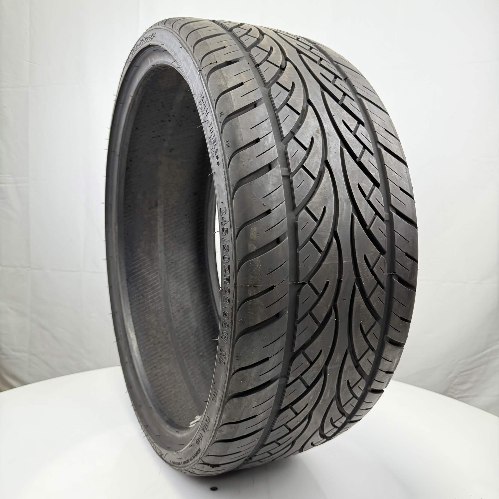 Used 245/30ZR22 Lexani LX-Nine 92W 6.5/32 (DOT 21)