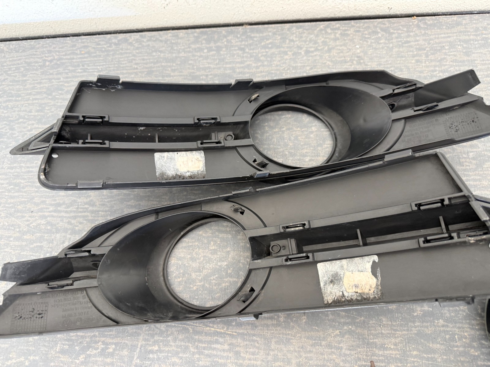 2007-2010 VW EOS OEM front Left & Right Fog Lights & Covers BLACK #888