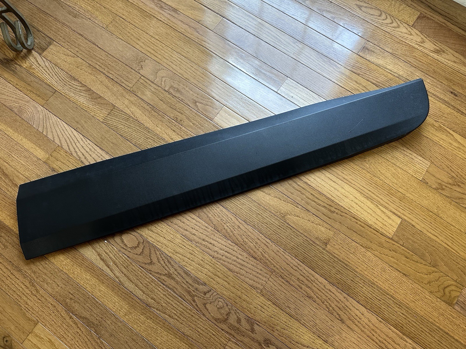 Chevy Traverse 18-24 Front Passenger Door Lower Molding OEM 84241762
