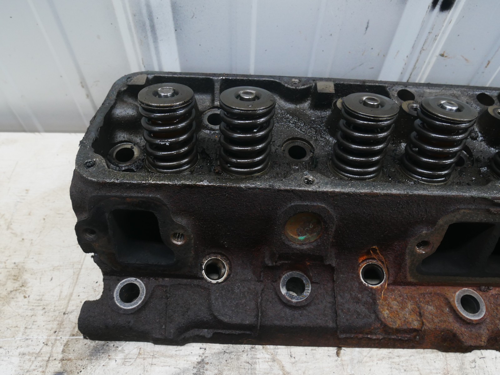 AMC Jeep 304 360 401 V8 3233344 Cylinder Heads Cores For Rebuild