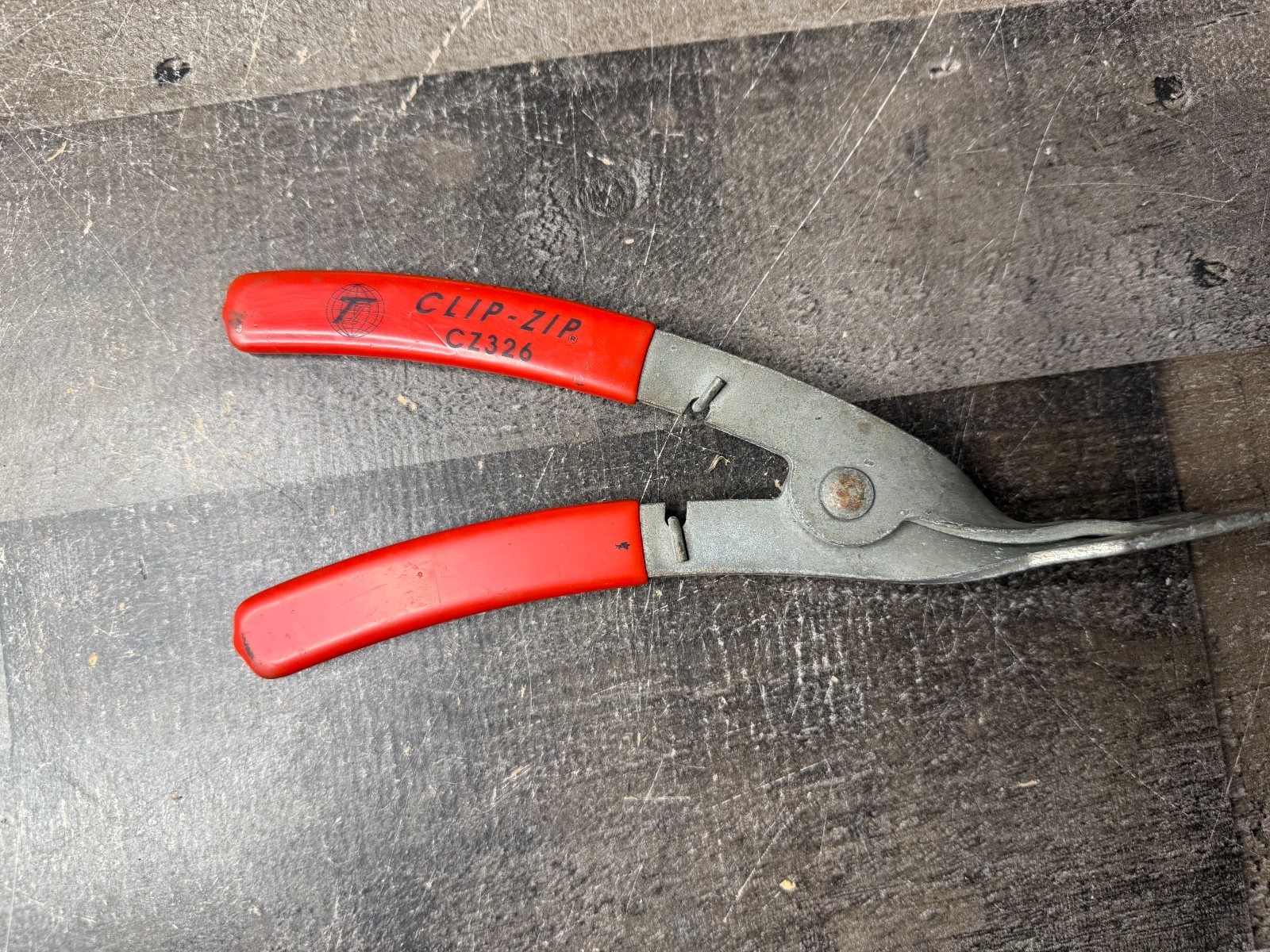 Clip-Zip CZ326 Trim Fastener Panel Clip Removal Tool Pliers CRL Automotive