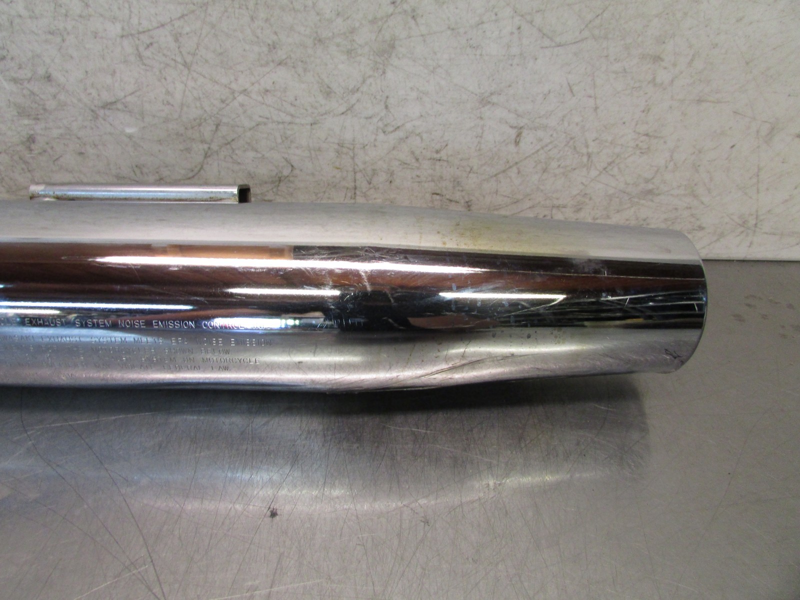 240 G KAWASAKI VULCAN VN 1500 NOMAD CARBUR 2000 OEM REAR LEFT EXHAUST MUFFLER