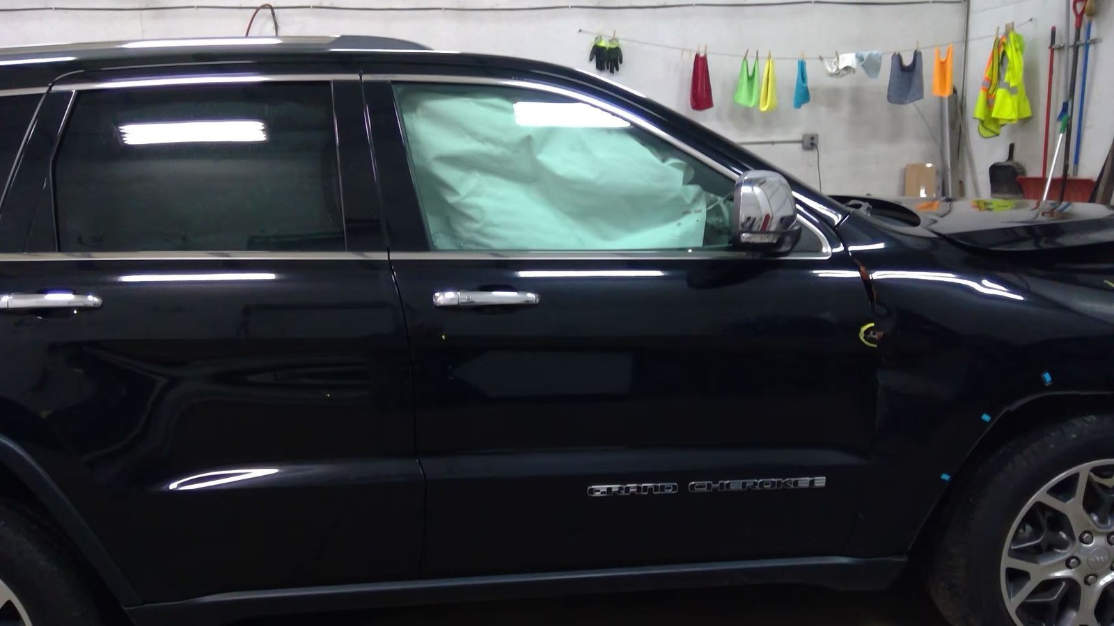 Passenger Front Door Wk Body VIN E Or F Fits 11-22 GRAND CHEROKEE 3182565