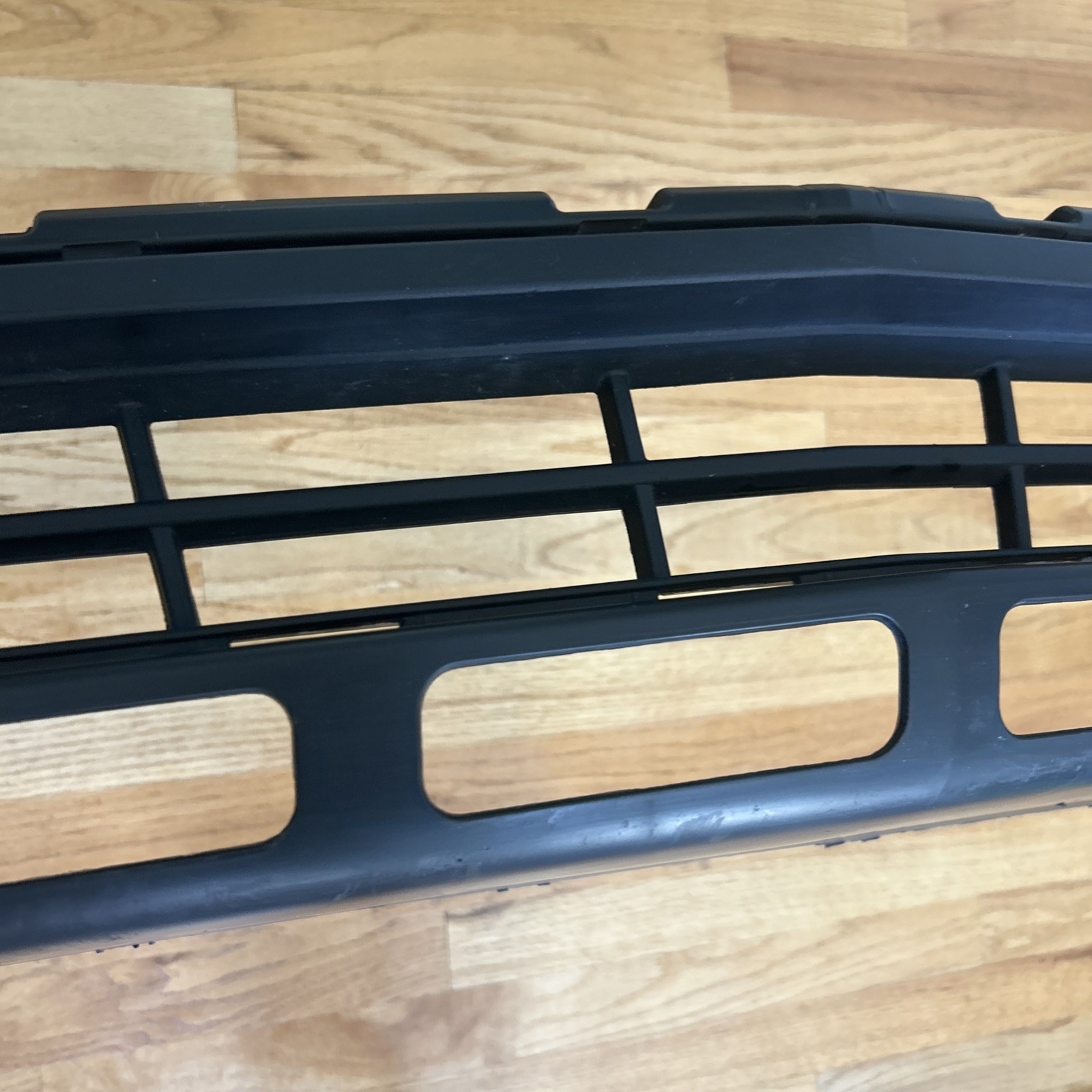2019 2020 2021 Chevrolet Blazer L Front Lower Bumper Cover Grille 55118577 OEM