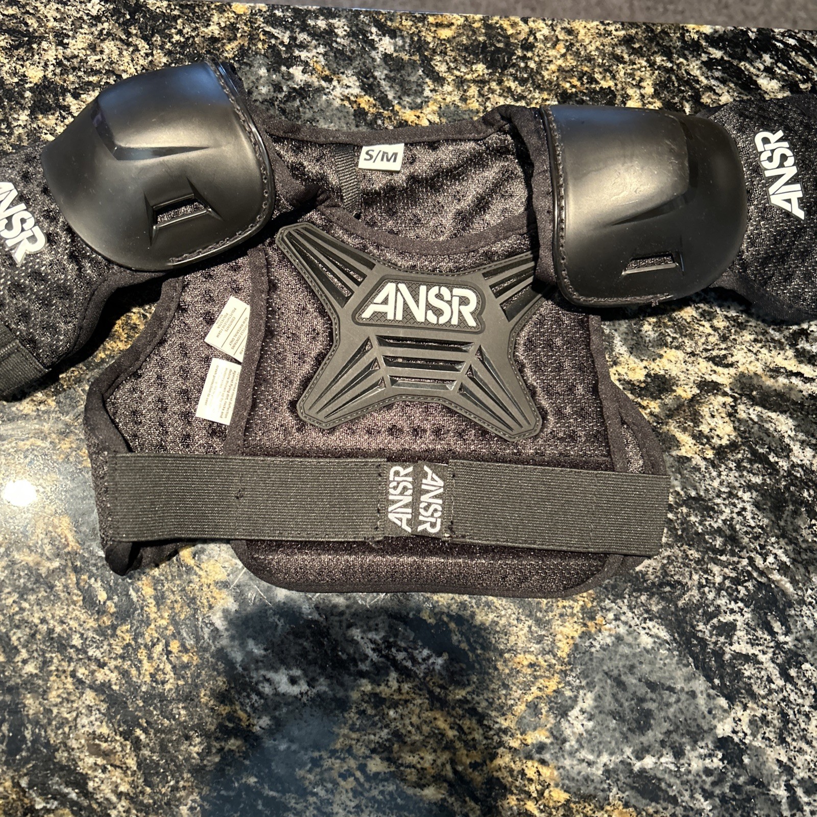 ANSR Pee Wee Roost Deflector sz S/M ages 3-4 year old Protection